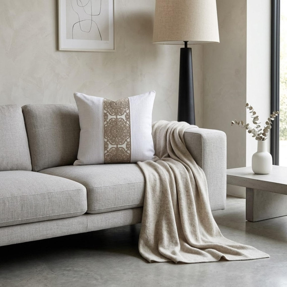 Ivora Mandala Throw Cushion Cover