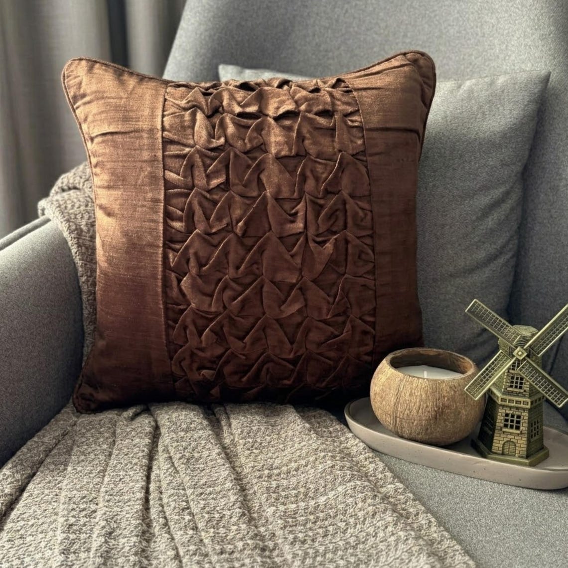 Brown Knots Pillow Cover