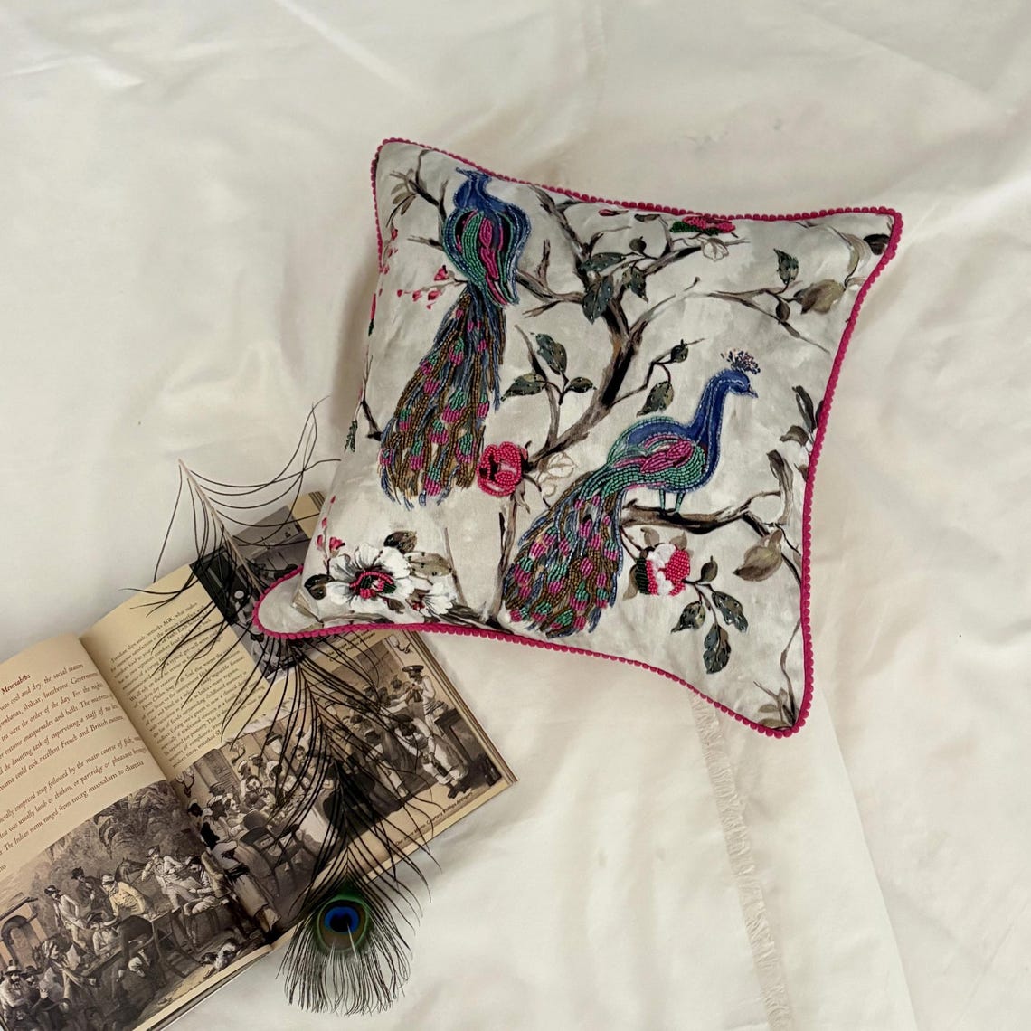 Tavas Throw Cushion Cover