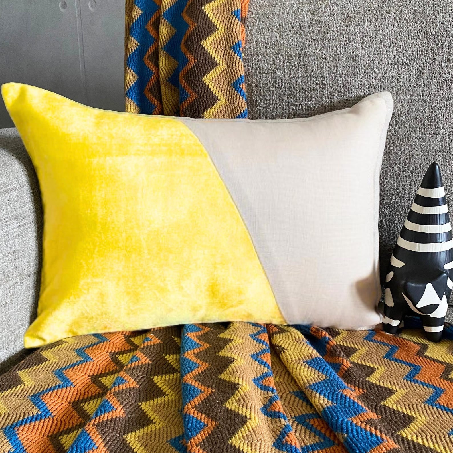 Velutinous Yellow Lumbar Pillow Cover