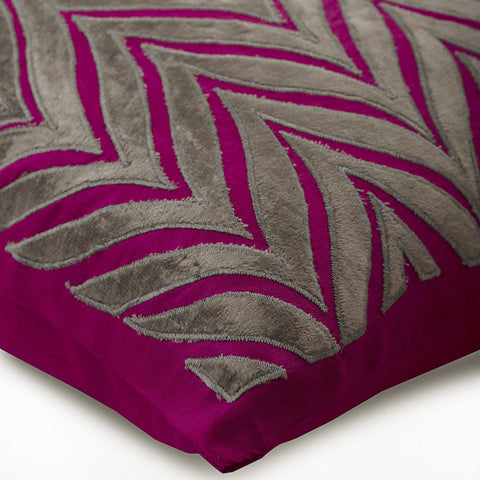 products/chevron-fuchsia-glam-pink-silk-modern-applique-decorative-pillow-covers_41e593de-22b9-410e-a824-a8738a2c99b0.jpg