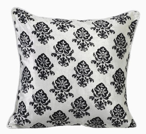 products/classic-black-damask-white-velvet-victorian-pillow-covers_87285977-71b6-462d-845d-34fa30160c31.jpg