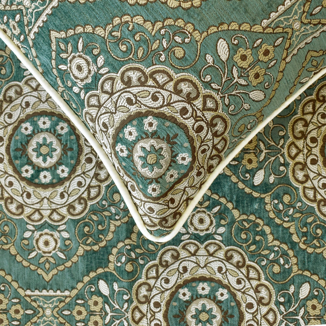 Ahmet Decorative Bed Runner and Cushion Cover