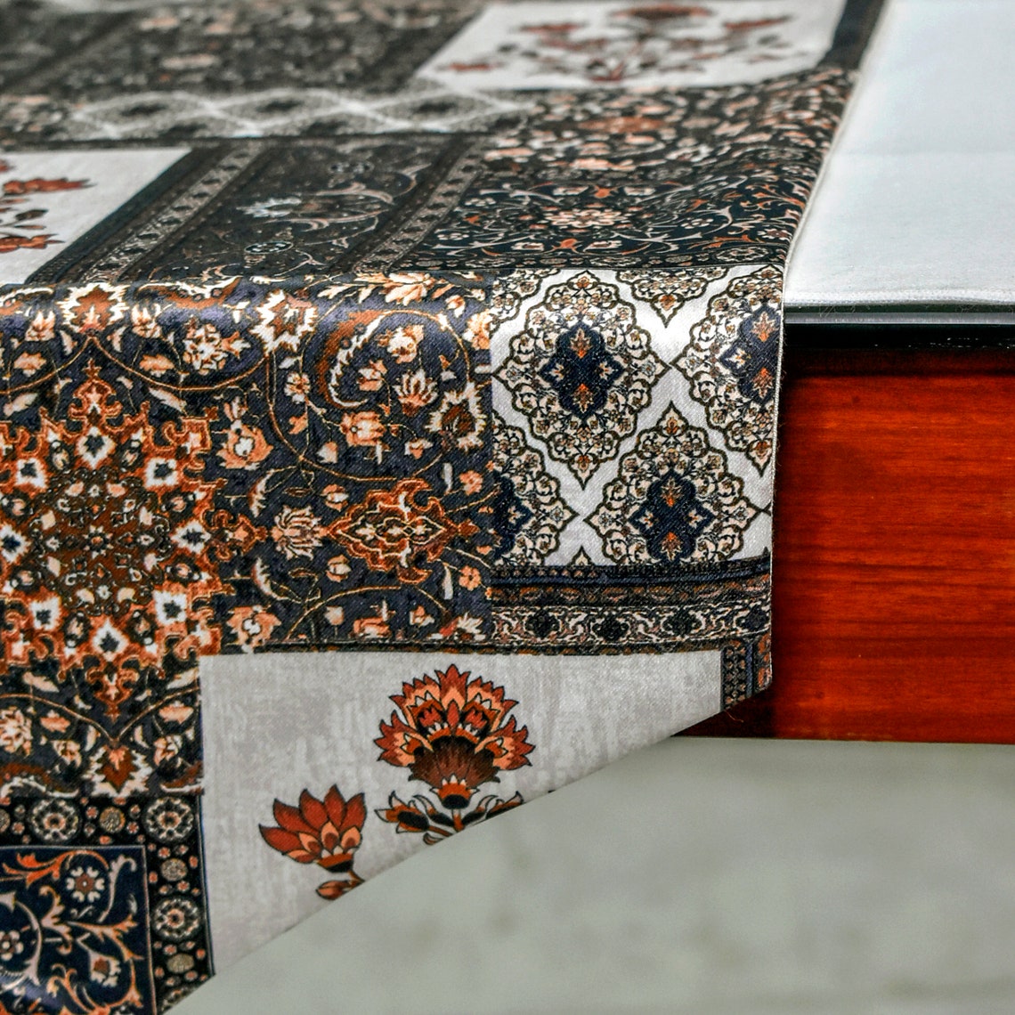 Niloufar Decorative Table Runner