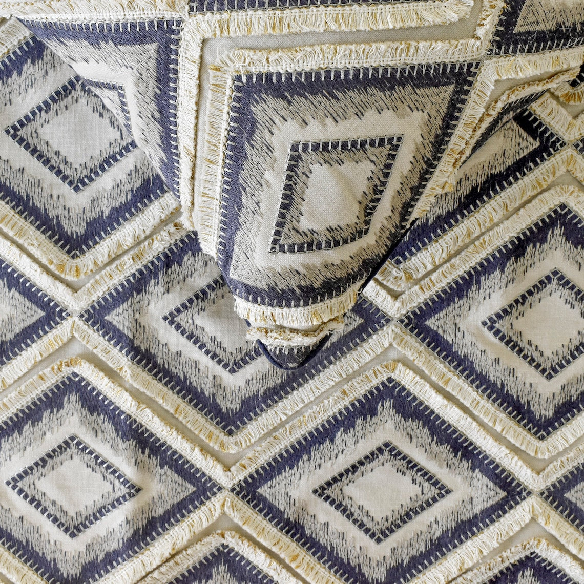 Akida Decorative Bed Runner and Cushion Cover