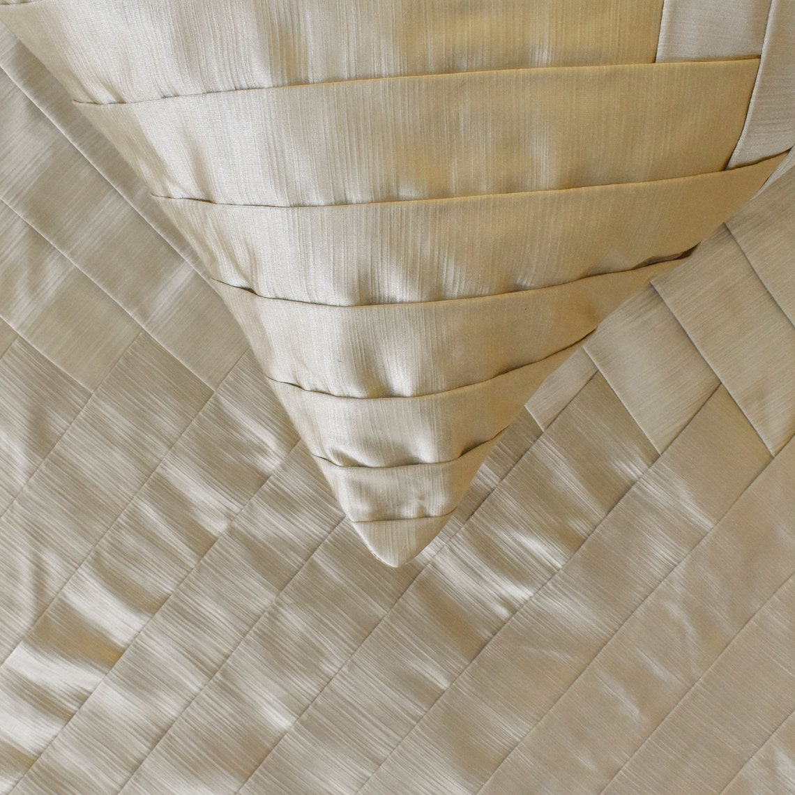 Glazed Satin Decorative Bed Runner and Cushion Cover