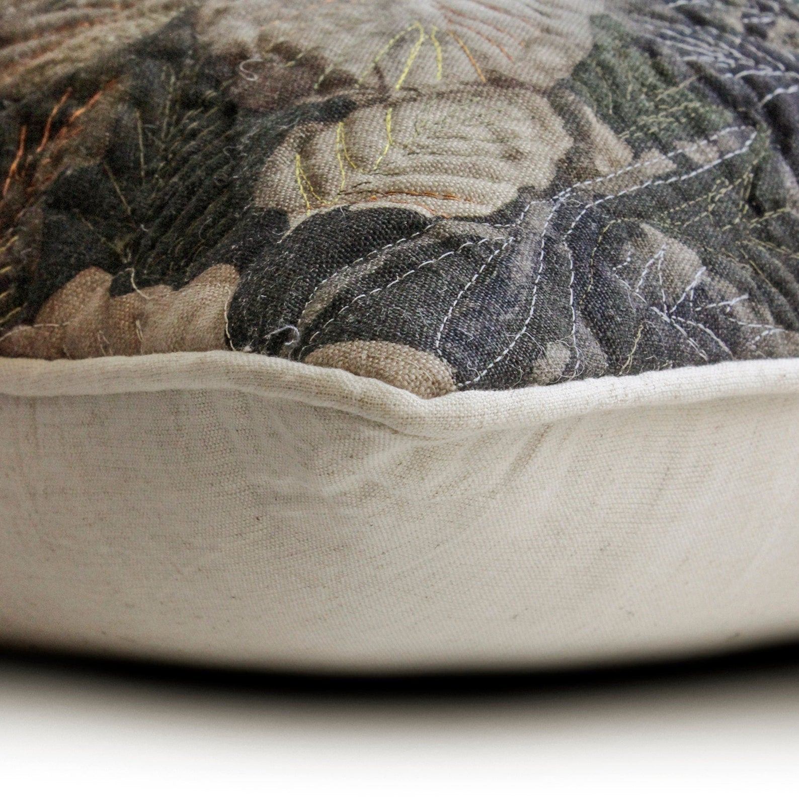 Rada Throw Pillow Cover