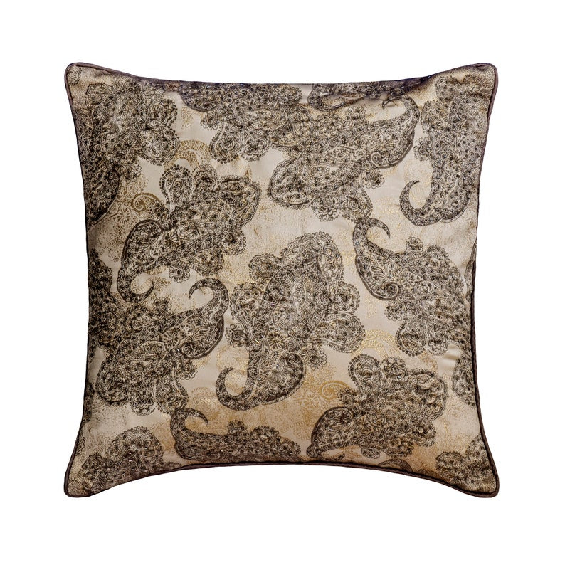 Paisley Elegance Throw Cushion Cover