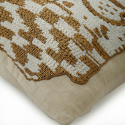 products/leopard-purr-ivory-linen-animal-modern-decorative-pillow-covers_7edf9ac7-7141-4f63-b047-9ff567601bb1.jpg