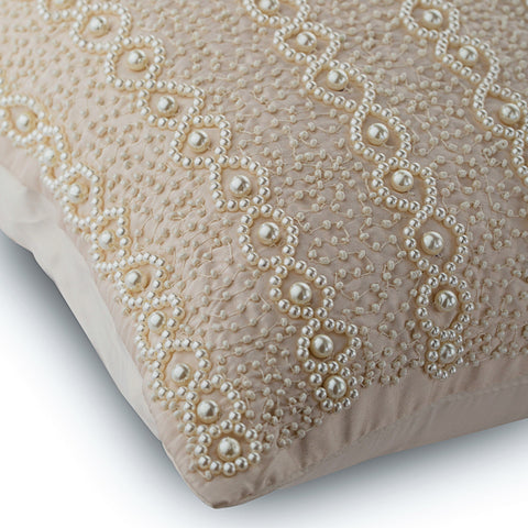 products/pearl-ivy-ivory-polyester-blend-abstract-contemporary-decorative-pillow-covers_959b6431-b64f-4e59-b751-5f9d6bcf6957.jpg
